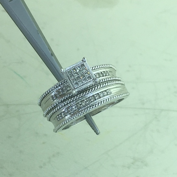 His & Her 10K W Gold Diamond Engagement Bridal Set - Picture 5 of 8